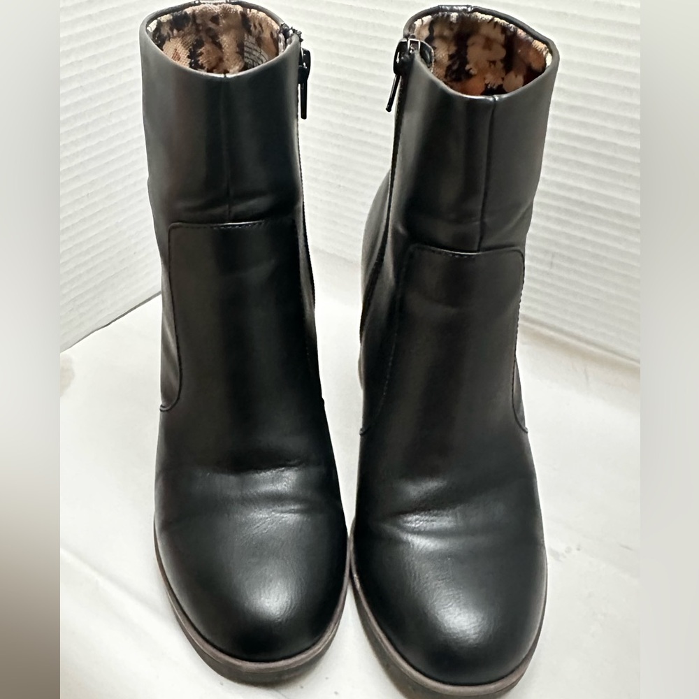 KORKS Destiny Black Leather Heeled Bootie size 9.5